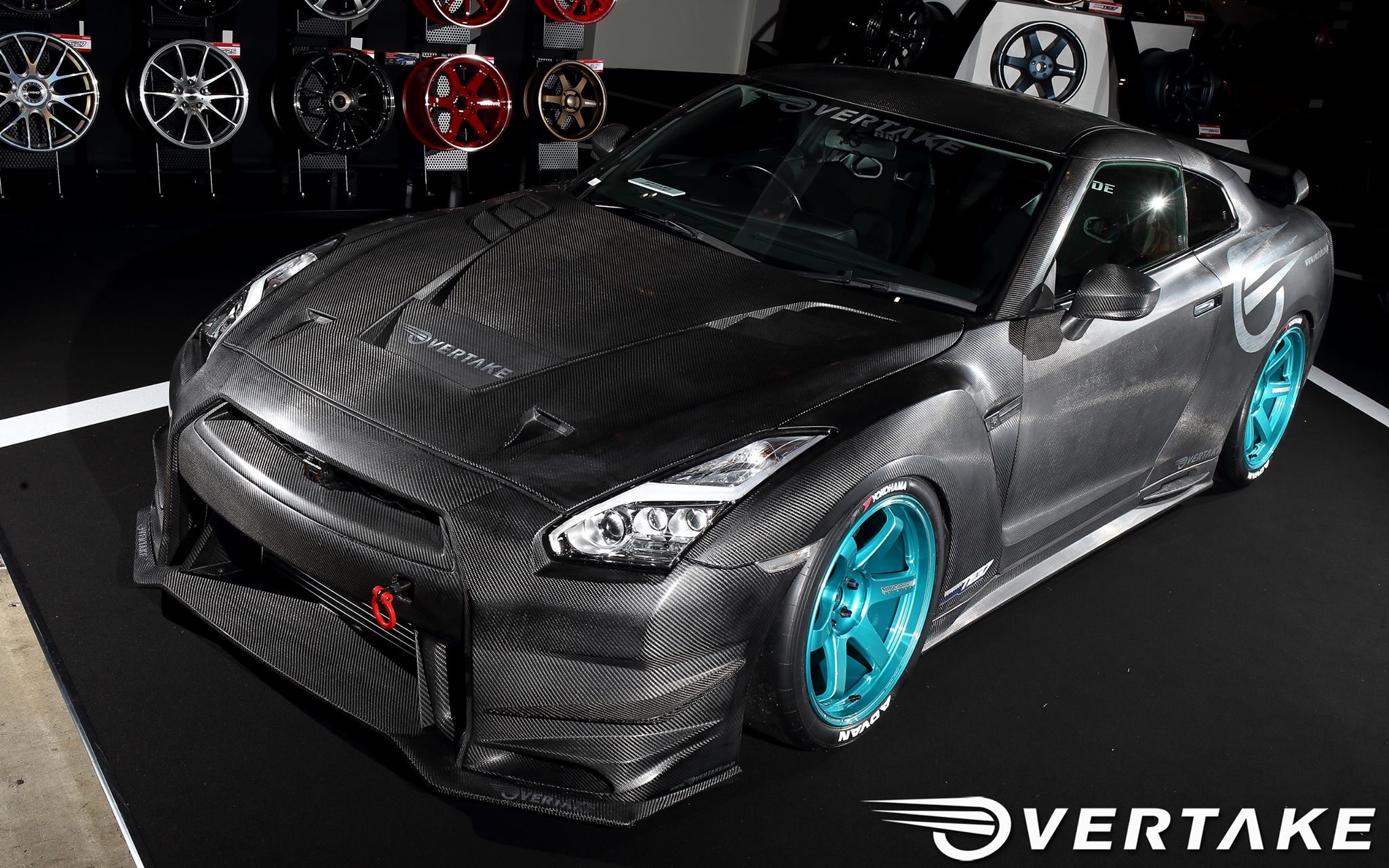 OVERTAKE DRY CARBON SIDE SKIRTS WITH INTEGRATED REAR BRAKE DUCTS R35 GTR