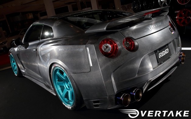 OVERTAKE DRY CARBON REAR FENDER SET  R35 GTR